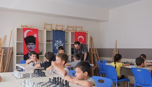 Aydın’da Çocuklar Satrançla Zihinlerini Geliştiriyor