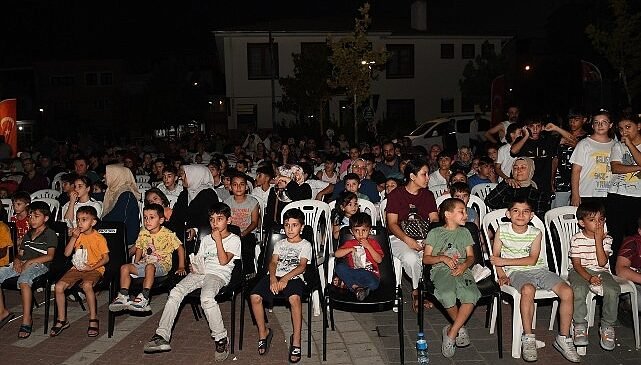 Osmangazi Belediyesi’nin sinema gecelerine yoğun ilgi