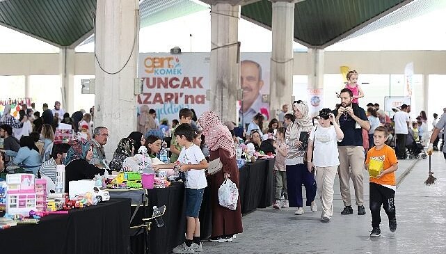 Genç KOMEK İkinci El Oyuncak Pazarı’nda Çocuklar Sosyal Becerilerini Geliştirdi