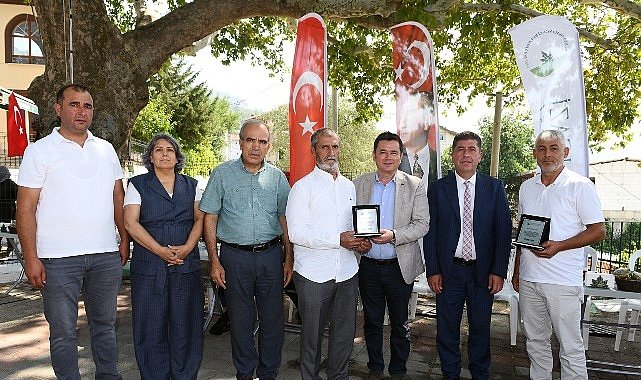 Osmangazi’de Çevre Gönüllülerine Plaketle Teşekkür