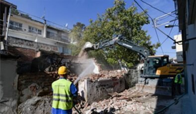Ballıkuyu’da Riskli Yapılar Yıkılıyor, Güvenlik Sağlanıyor