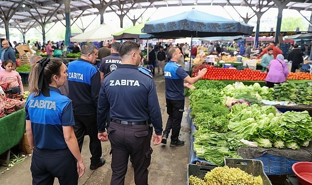 Buca’da Pazar Denetimleri Tüketici Güvenliğini Sağlıyor