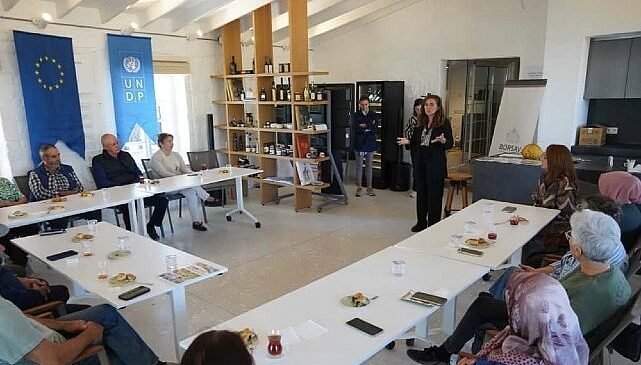 Çeşmeli Kadın Çiftçiler Zorlukları ve Çözümleri Masaya Yatırdı