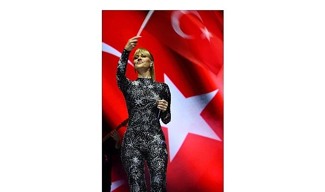 Derya Uluğ Lüleburgaz’da Cumhuriyet Coşkusuna Ortak Oldu