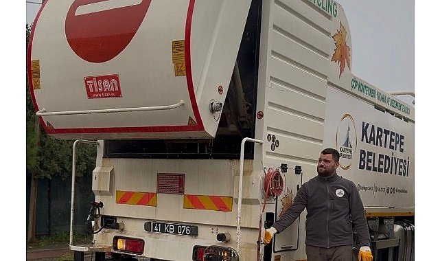 Kartepe’de Çöp Konteynerleri Hijyen İçin Yıkanıyor