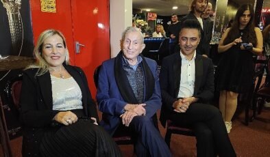 Haldun Dormen 98 Yaşında Sahneye Dönüyor, Rekor Kırıyor